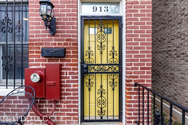 Foto del edificio - 2 br, 2.5 bath House - 913 5th St SE