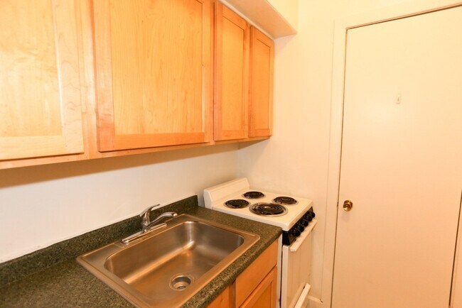 Building Photo - 541 W Arlington Pl