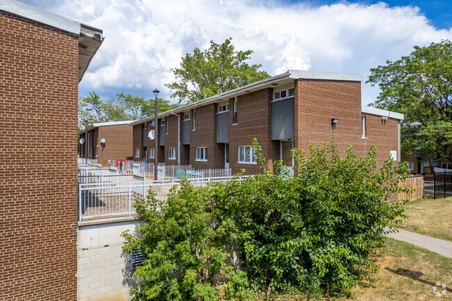 Building Photo - 61 Grenoble Dr