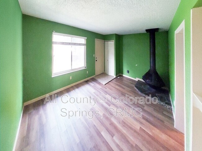 Building Photo - 1138 Delaware Dr