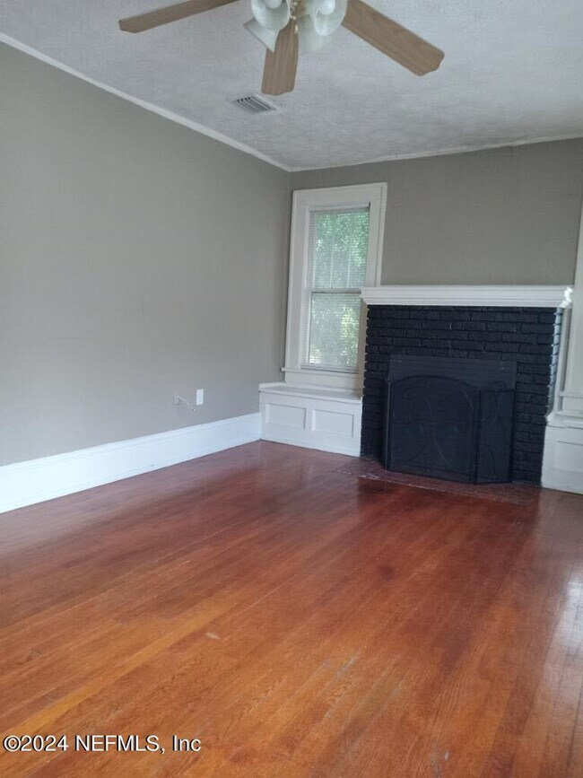 Building Photo - 2120 Dellwood Ave