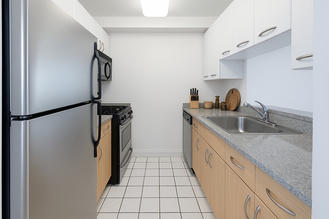 Building Photo - 142 E 30th St