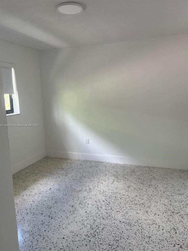 Foto del edificio - 1484 NW 15th Ave