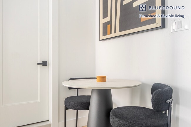 Foto del edificio - 161 W 54th St