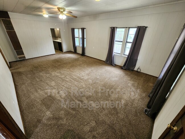 Foto del edificio - 811 E 15th St