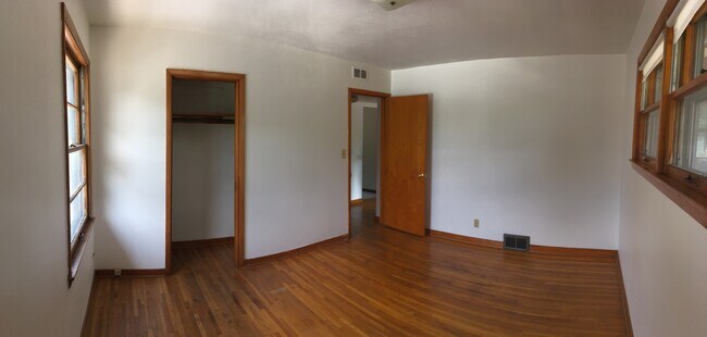 bedroom two - 136 W Armour Ave