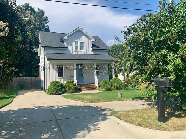 Building Photo - 443 Como Dr