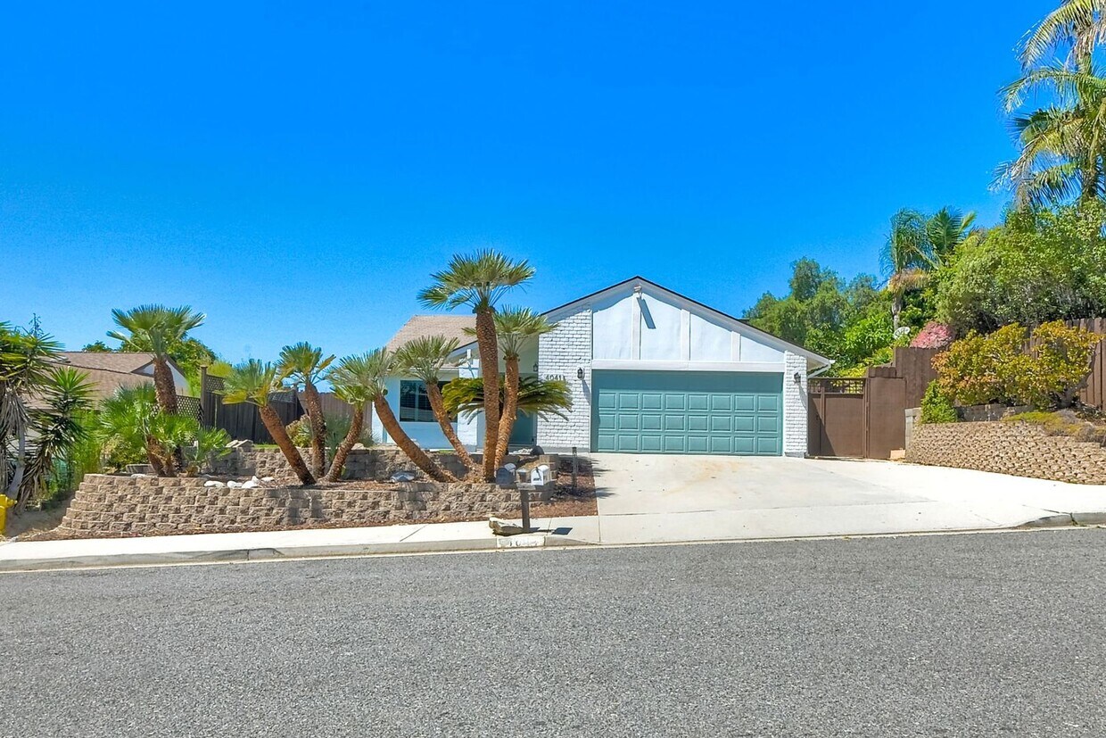 Primary Photo - Stunning Single-Level Home