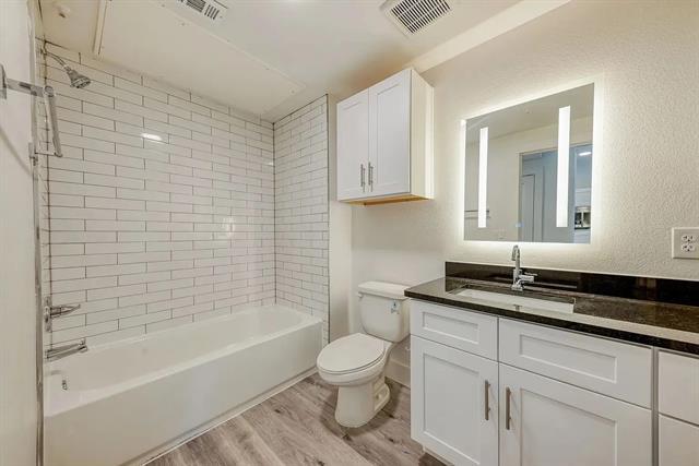 Foto del edificio - 1200 E 15th St