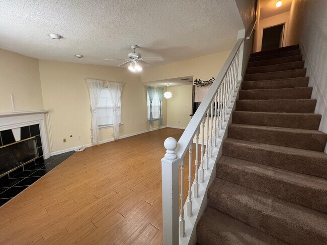 Foto del edificio - 2477 Nugget Ln