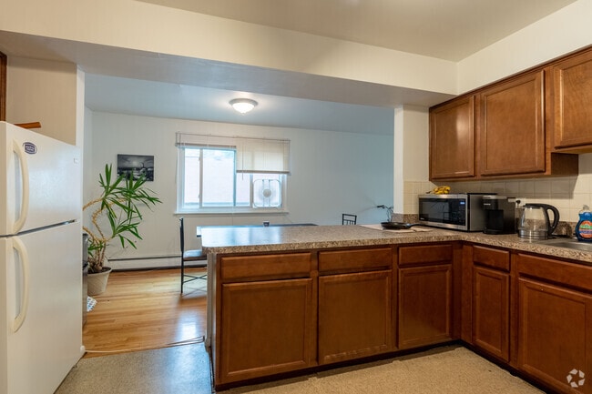 Interior Photo - 717 Emerson St.