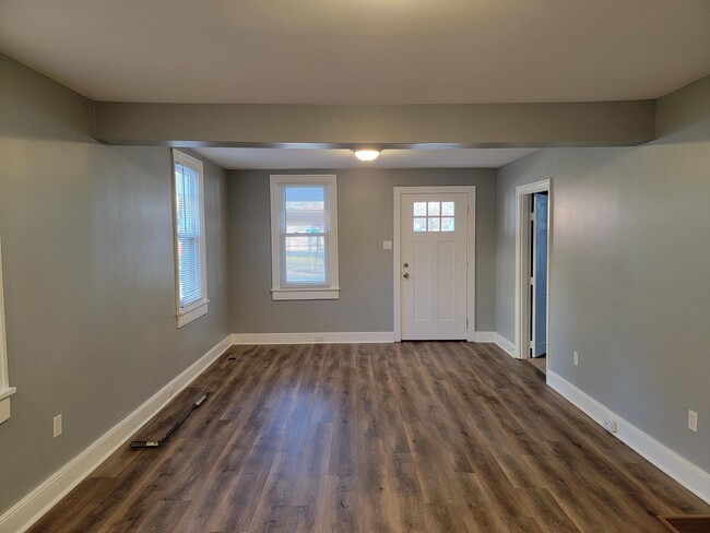 Building Photo - 232 Main St