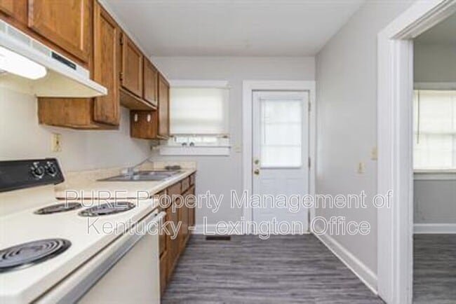 Building Photo - 3 Dogwood Ln