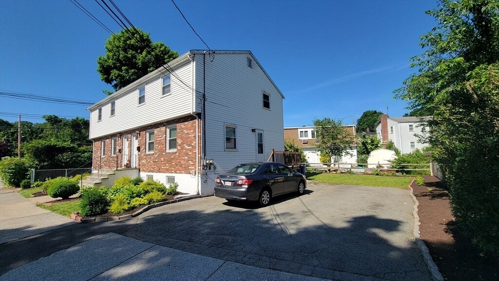 Primary Photo - 39 Boylston Rd