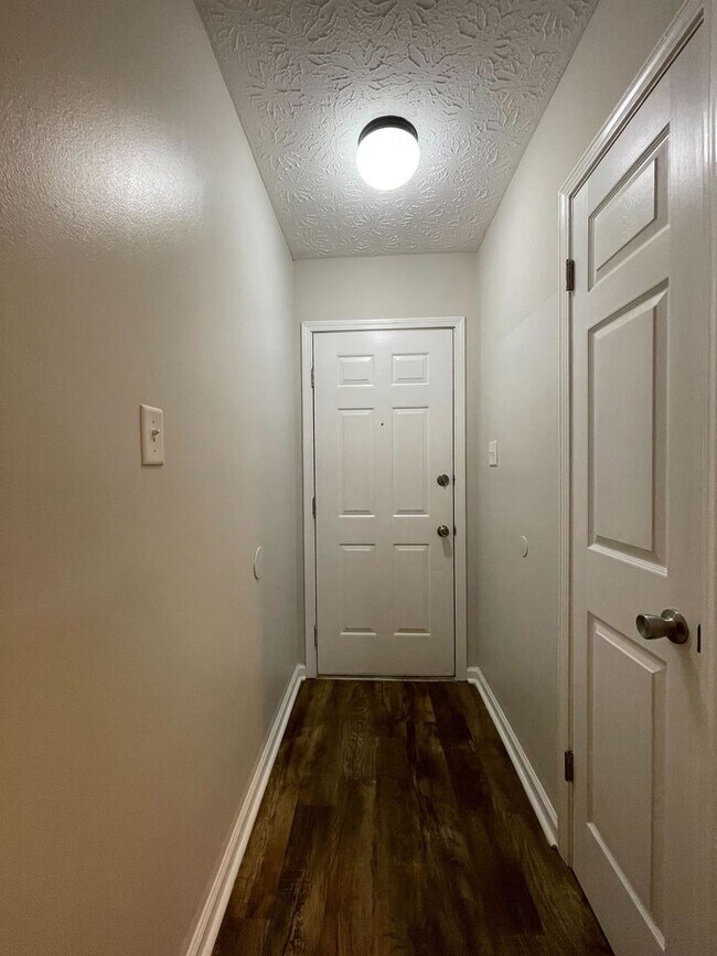 Foto del edificio - 121 Cedar Ct