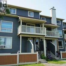 Building Photo - 750 St Andre Dr