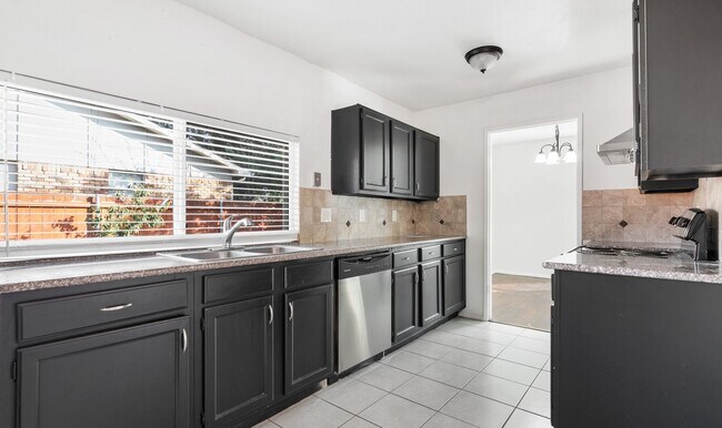 Foto del edificio - Plano 3-2-2 with 2 Living 2 Dining