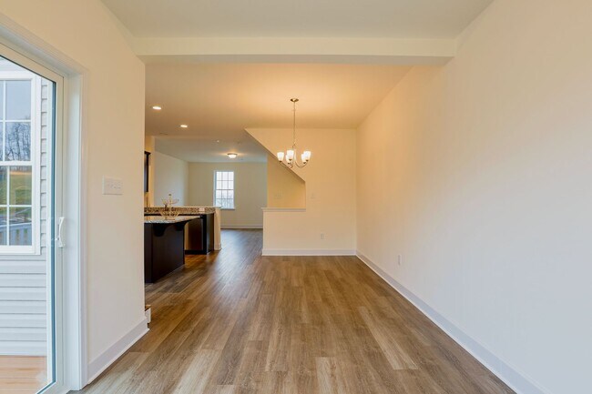 Foto del edificio - Luxury Townhomes!