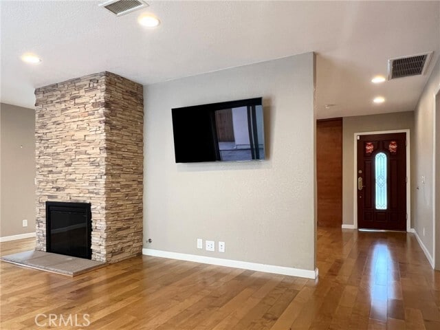 Building Photo - 939 Scripps Dr