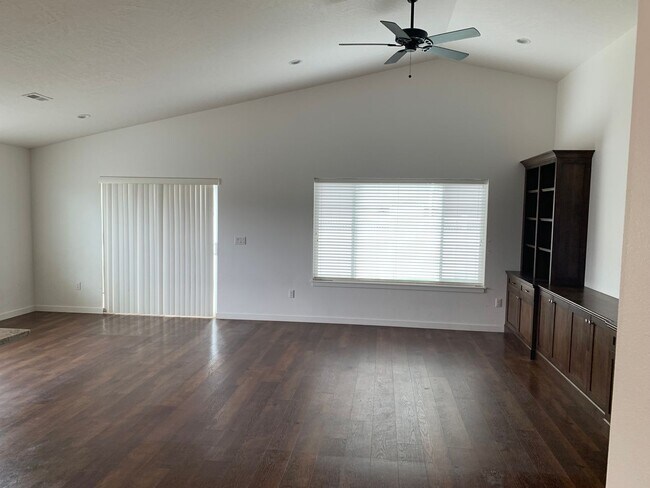 Building Photo - Post Falls Rancher