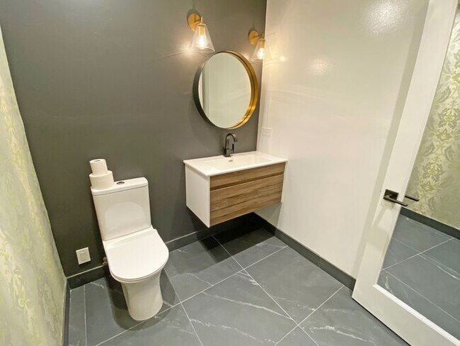 Foto del edificio - LUXURY Living at Santana Row! Private Cond...