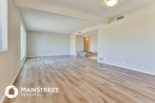 Foto del edificio - 838 E 10th St