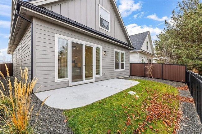 Building Photo - 319 N Sauer River Ln