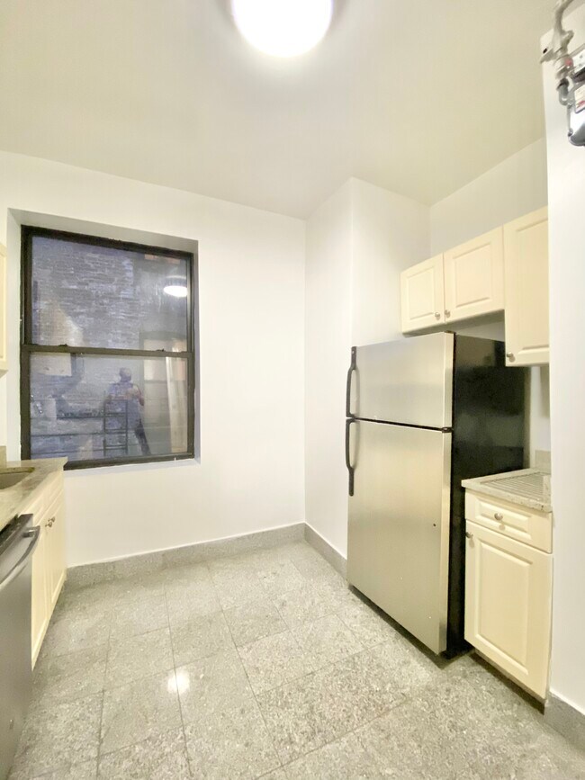 Foto del edificio - 974 St Nicholas Ave