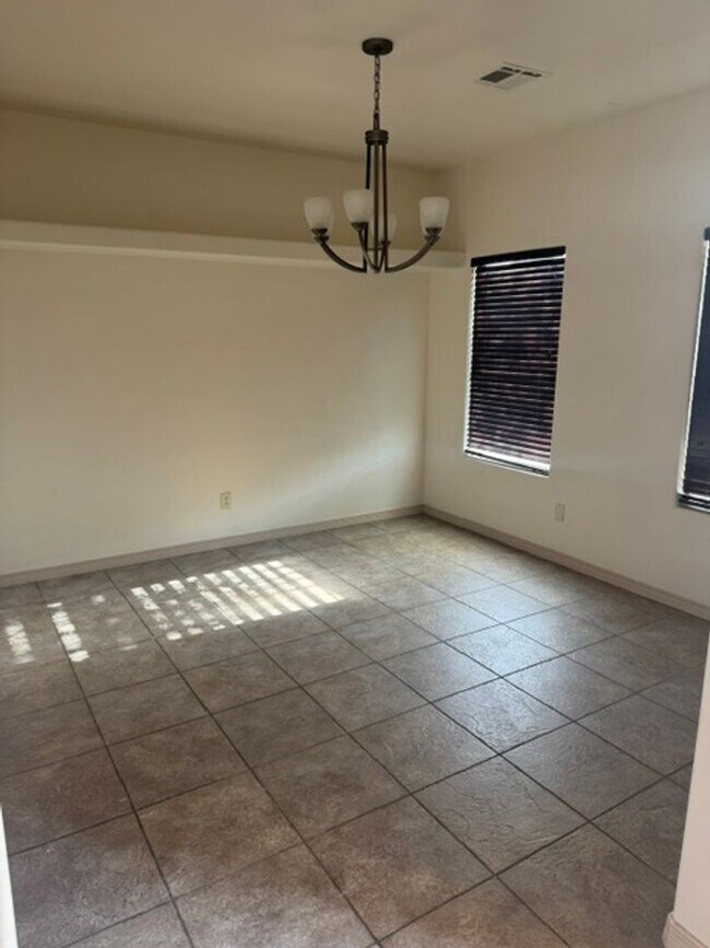 Foto del edificio - Three Bedroom, 2.5 Bath Home For Rent
