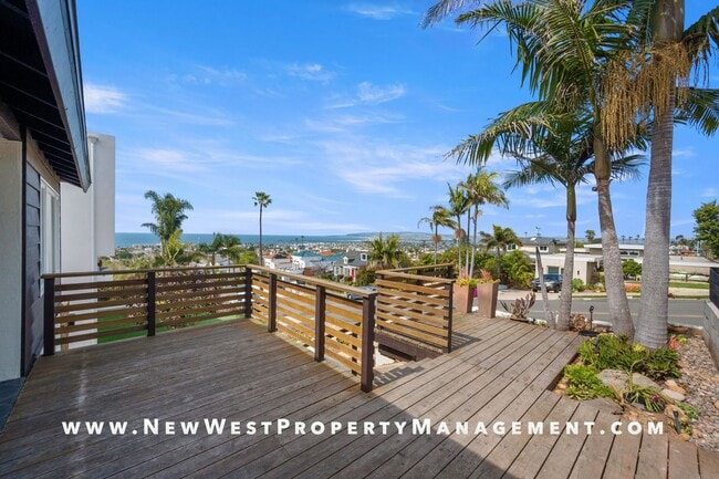 Building Photo - Ocean Beach 2 Bedroom + Bonus Room. Panoramic Water Views!