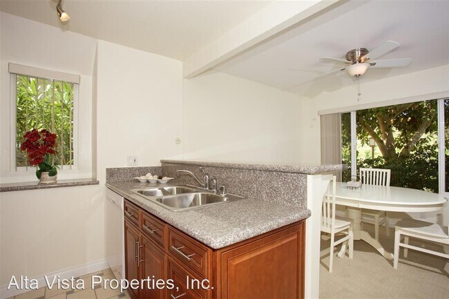 Foto del edificio - 2 br, 2 bath House - 8636 Via Mallorca Unit A