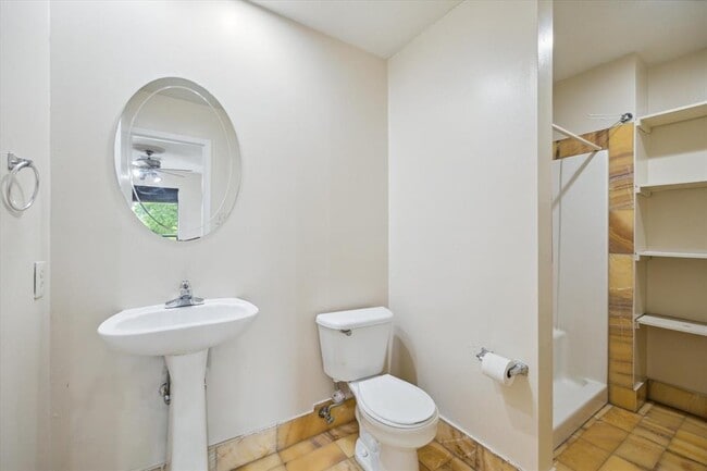 Foto del edificio - 2211 Place Rebecca Ln
