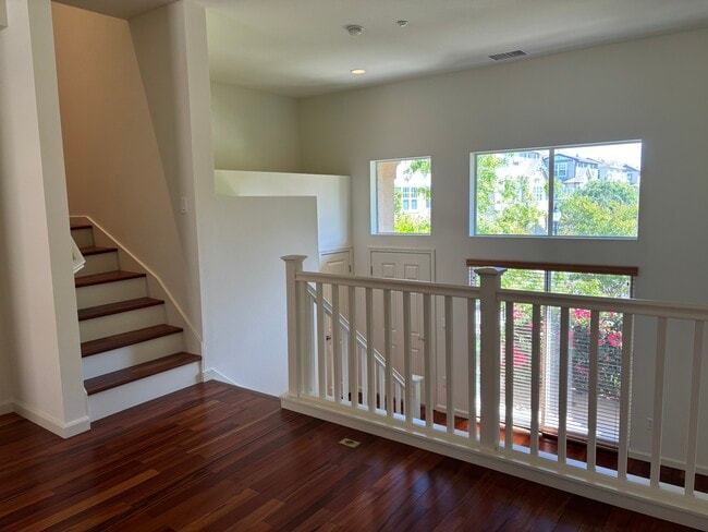 Building Photo - 180 Oberg Ct