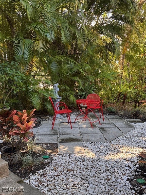 Foto del edificio - 1618 Woodford Ave