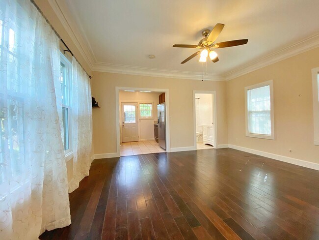 Foto del edificio - 318 Belmont Ave