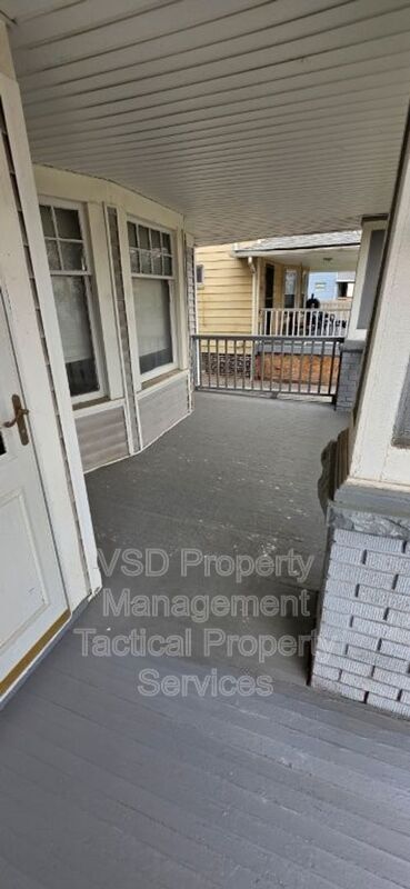 Foto del edificio - 12819 Edmonton Ave