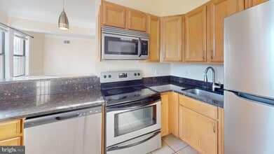 Building Photo - 315 Evarts St NE