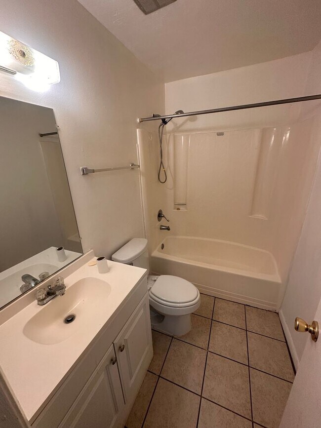 Building Photo - 2979 Woodrich Dr
