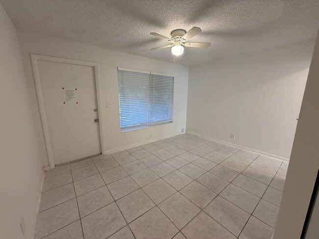 Foto del edificio - 161 NW 43rd Ct