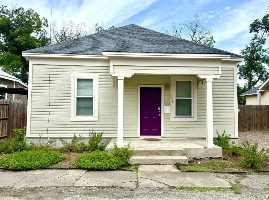 Primary Photo - 114 Oleander St