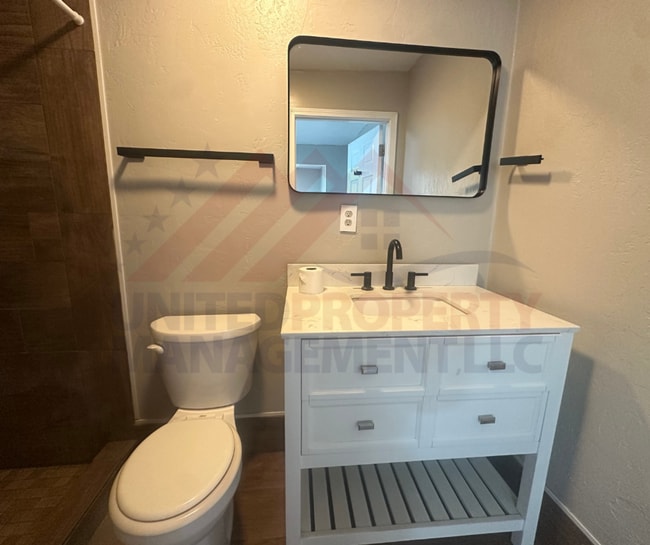 Foto del edificio - 3 bedroom, 2 bathroom home on large lot close to High School