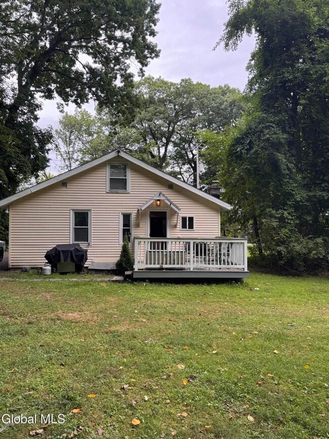 Building Photo - 512 Crescent Ave