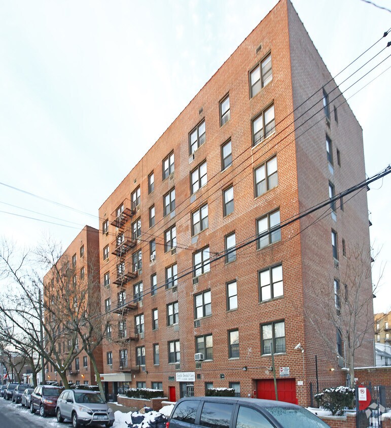 Primary Photo - 2060 E 19th St