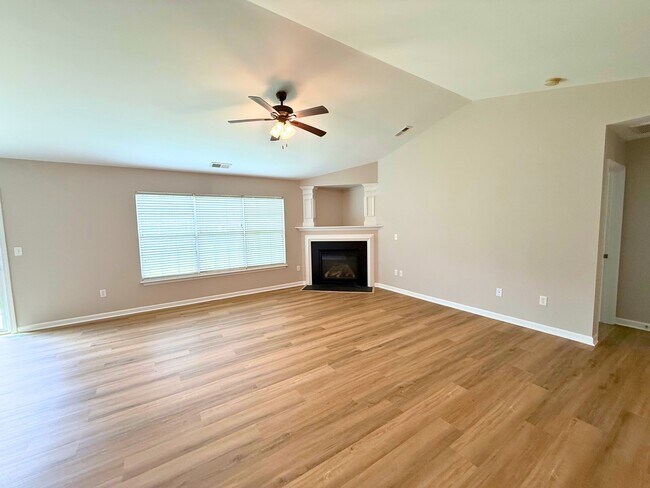 Foto del edificio - 102 Groveview Trail