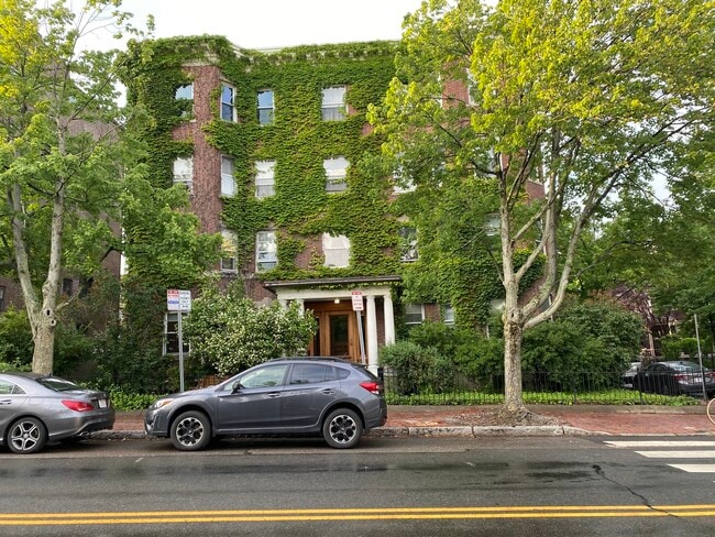 Building Photo - 315 Harvard St