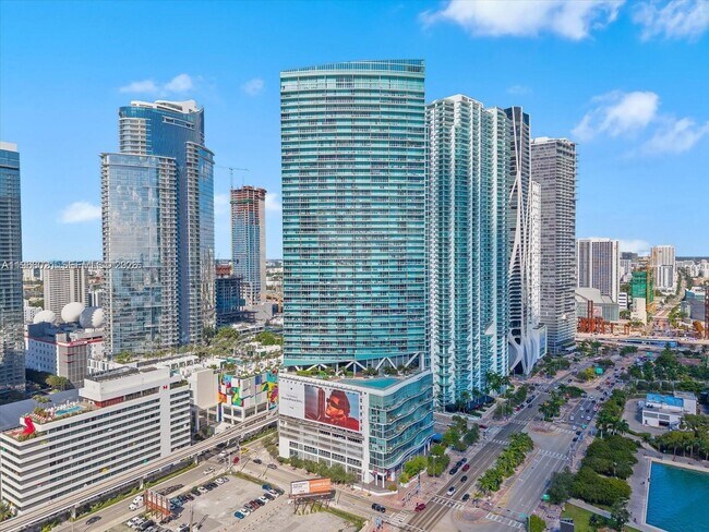 Foto del edificio - 888 Biscayne Blvd