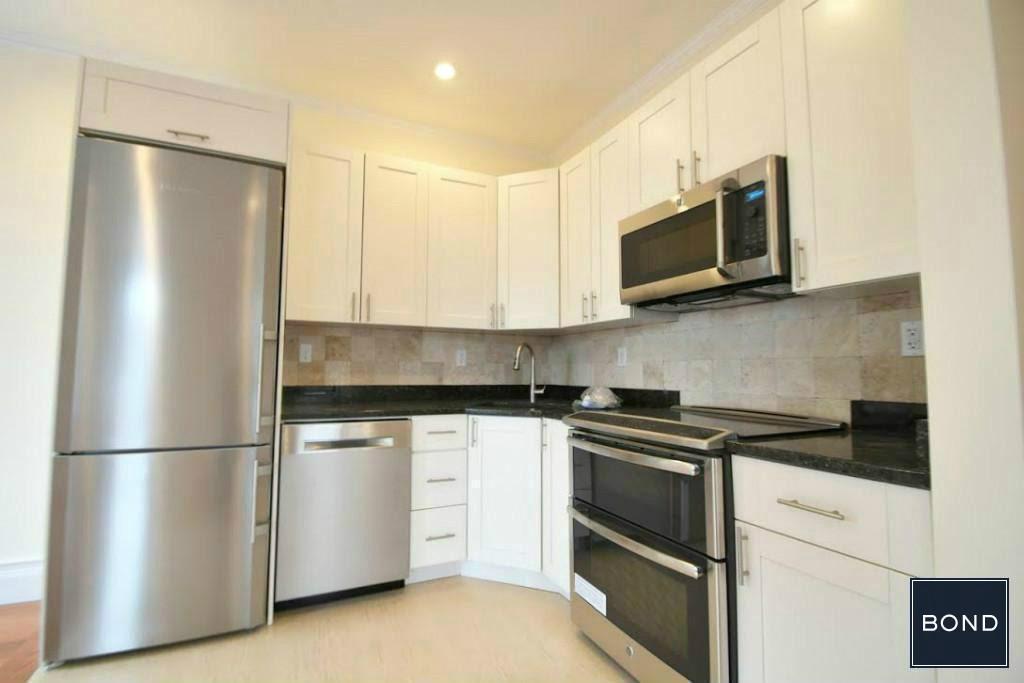 Primary Photo - 301 W 96th St