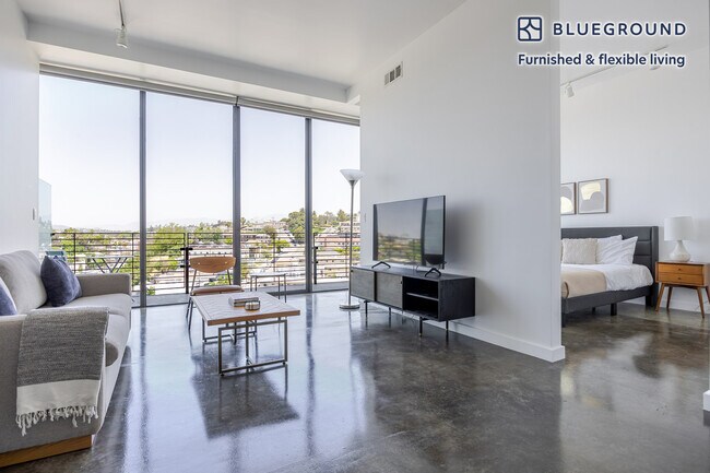 Foto del edificio - 1115 W Sunset Blvd