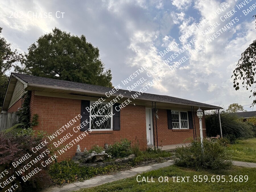 Foto principal - 3 Bed 1 Bath - 202 Chase Ct, Berea, KY 40403