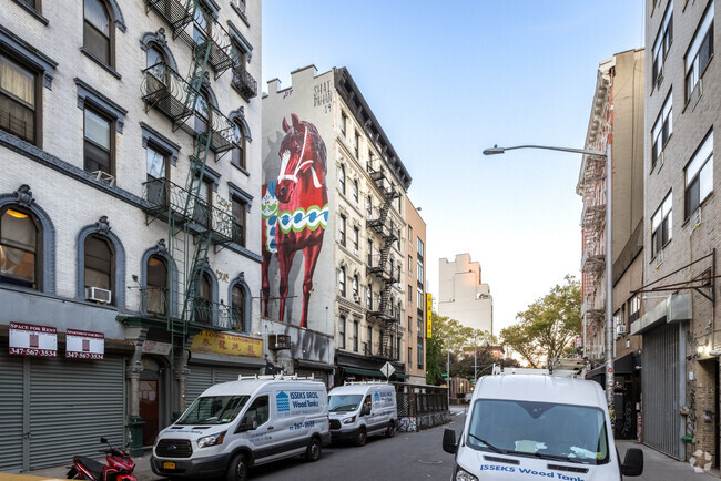 Foto del edificio - 303 Broome St
